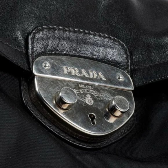 Prada Black Vitello Easy Pushlock Bag - Picture 6 of 12